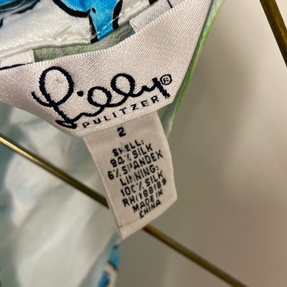 Lilly Pulitzer silk Blue Belle Antoinette halter top, tropical print size 2 - Picture 4 of 11